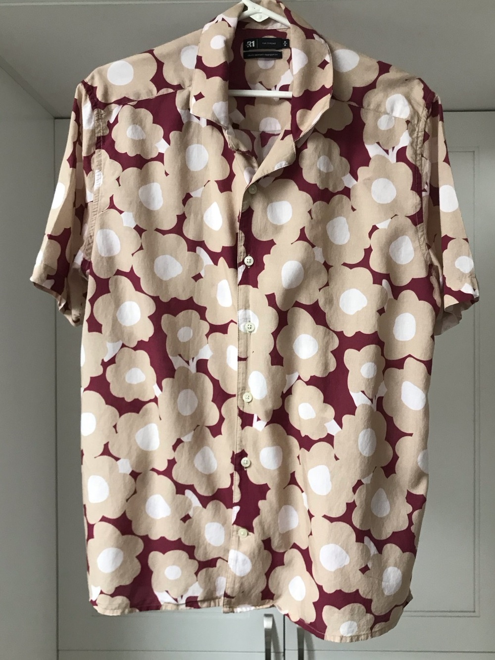 Short-Sleeve Floral Button-Up Shirt - Beige/Burgundy by Le31